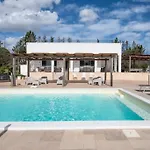 Silenzio Con Piscina Riscaldata A וילה