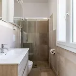 Silenzio Con Piscina Riscaldata A וילה