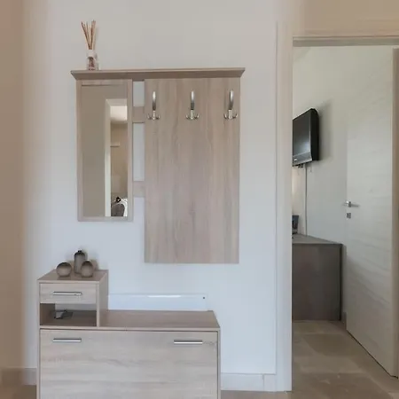 Silenzio Con Piscina Riscaldata A Villa
