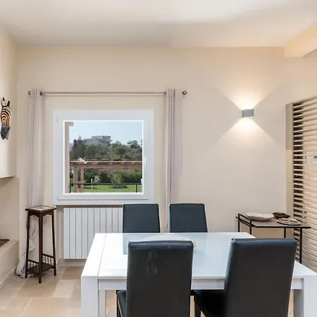 Silenzio Con Piscina Riscaldata A Villa *