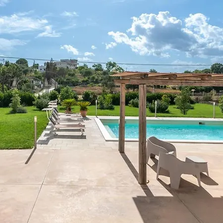 Silenzio Con Piscina Riscaldata A Villa Ostuni