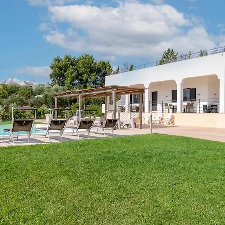Silenzio Con Piscina Riscaldata A Ostuni