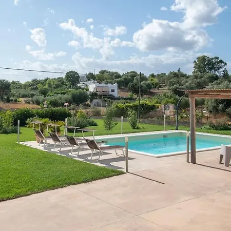 Silenzio Con Piscina Riscaldata A Villa