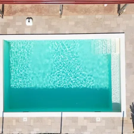 Silenzio Con Piscina Riscaldata A Ostuni