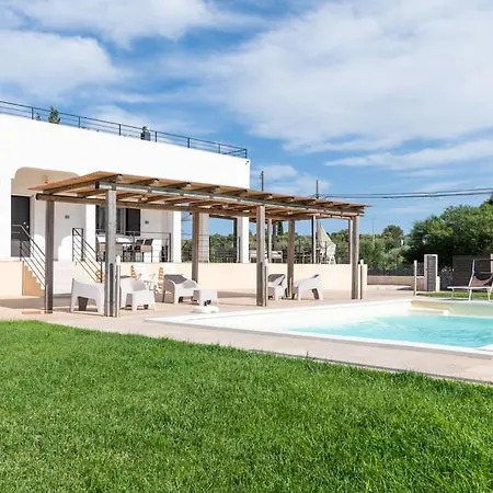 Silenzio Con Piscina Riscaldata A Villa *