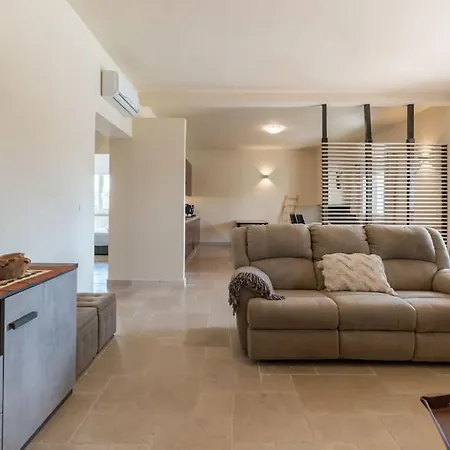 Silenzio Con Piscina Riscaldata A Villa Ostuni