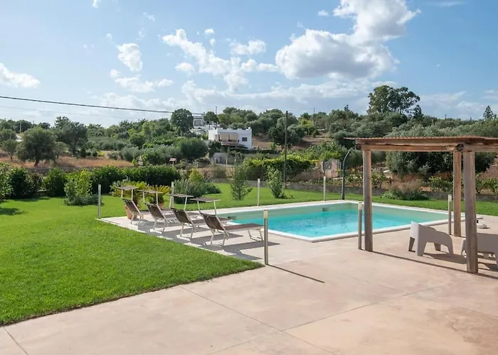 Silenzio Con Piscina Riscaldata A Villa